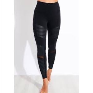 4-way stretch, 7/8 length, High-waisted, New with tags, Quilted-style